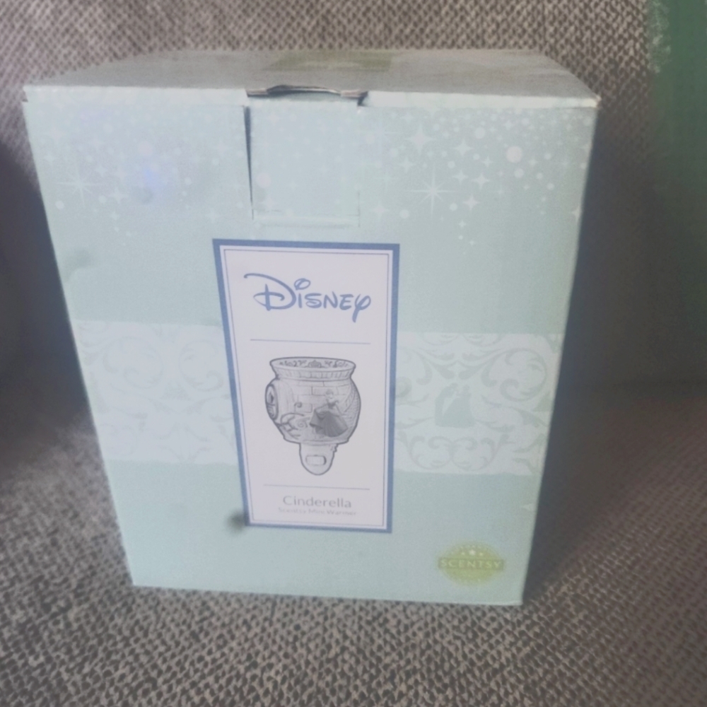 Scentsy warmer - Picture 1 of 4